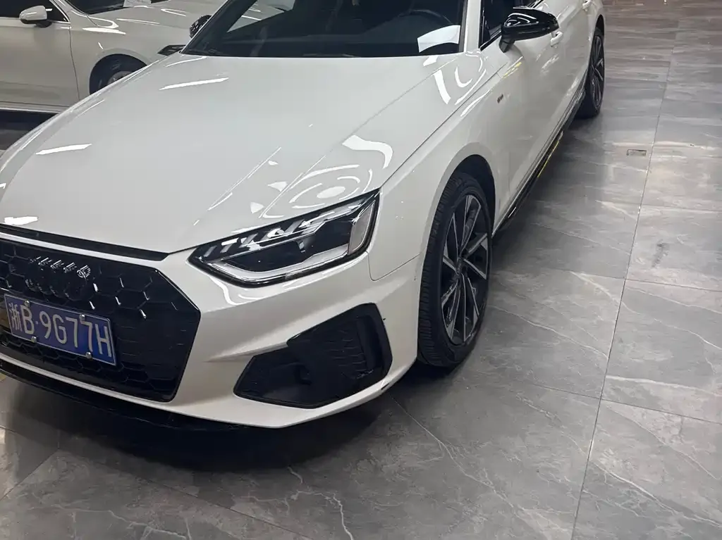 Audi A4L 2023 из CN, фото 1