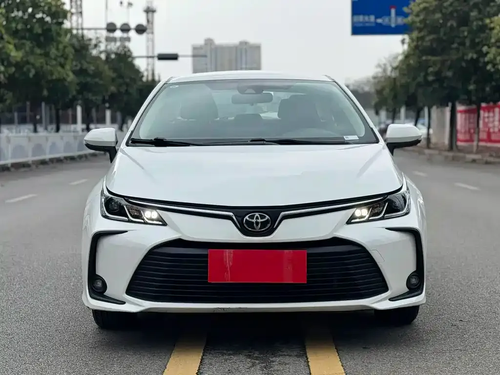 Toyota Corolla — фото 6