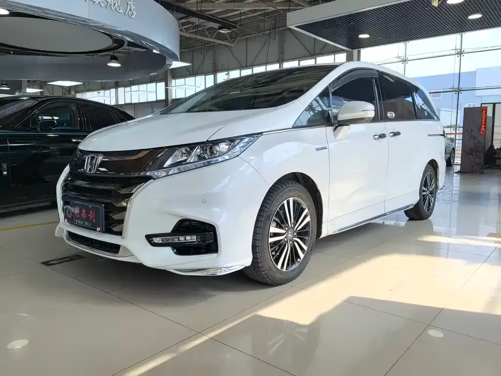 Honda Odyssey — фото 1