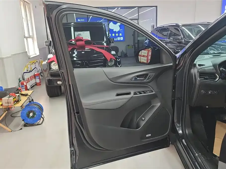 Chevrolet Equinox 2023 из CN, фото 3