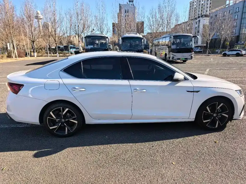 Skoda Octavia 2021 из CN, фото 10