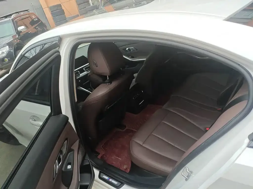 BMW 3 Series 2021 из CN, фото 4