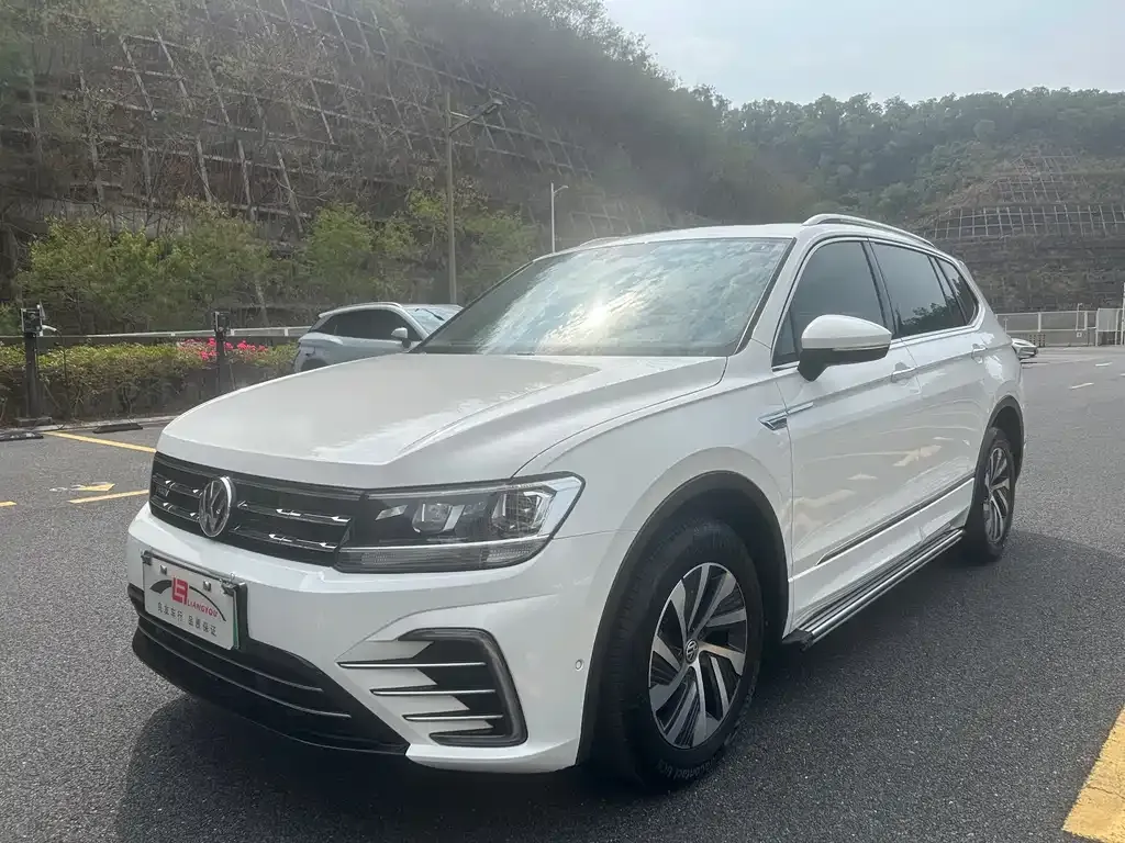 Volkswagen Tiguan L New Energy — фото 1