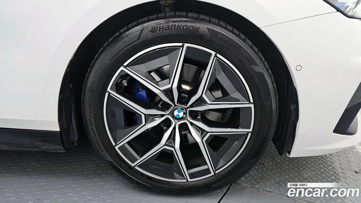 BMW 5-Series 2024 из KR, фото 4