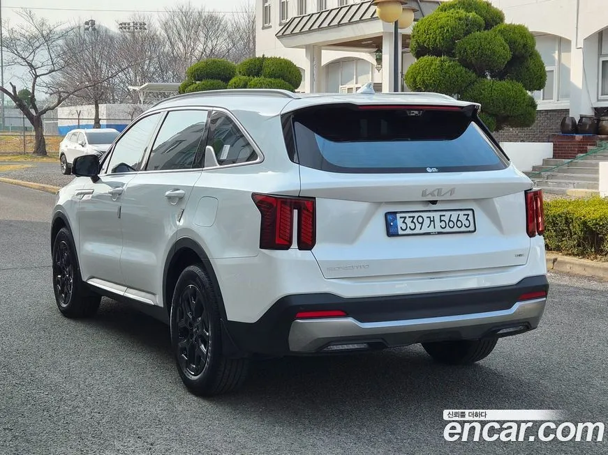 Kia Sorento — фото 10