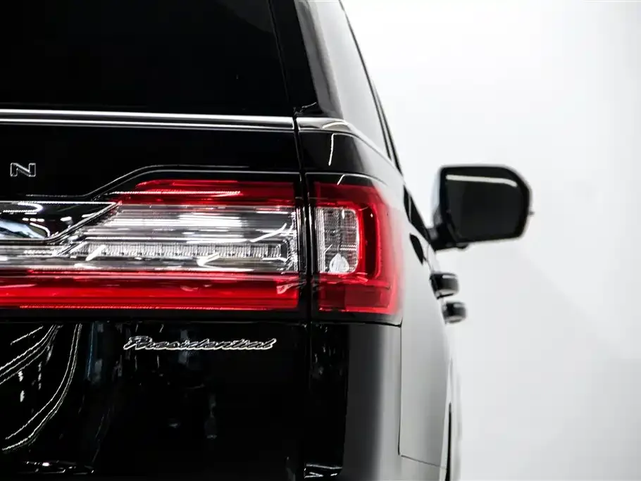 Lincoln Navigator — фото 3