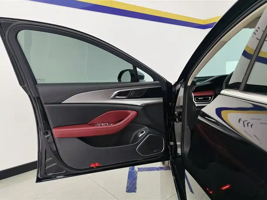 Hongqi H5 2024 из CN, фото 3