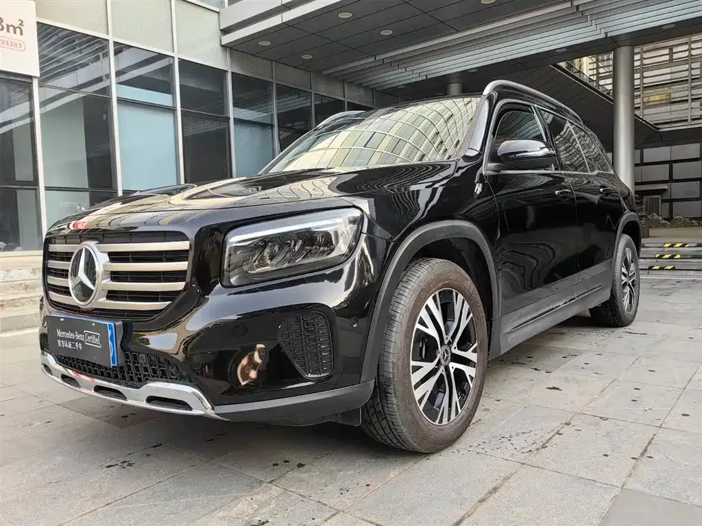 Mercedes-Benz GLB — фото 1