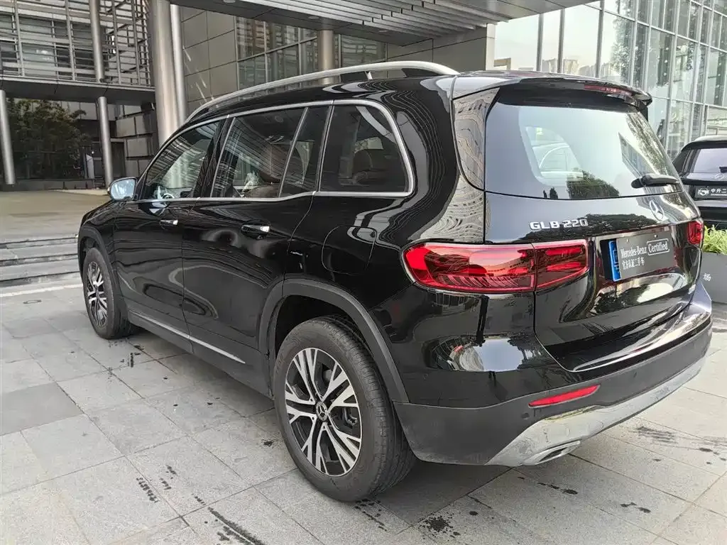 Mercedes-Benz GLB — фото 10