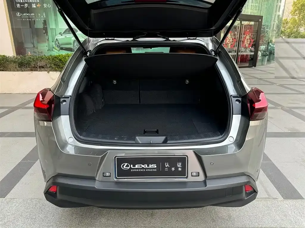 Lexus UX — фото 8
