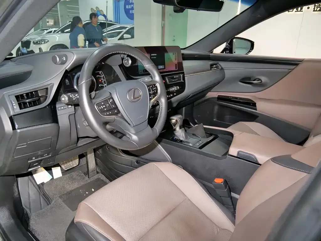 Lexus ES 2022 из CN, фото 2