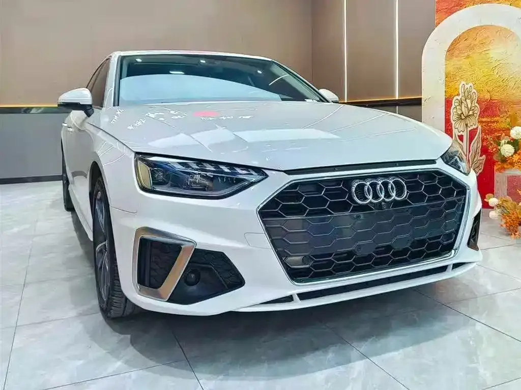 Audi A4L 2021 из CN, фото 4