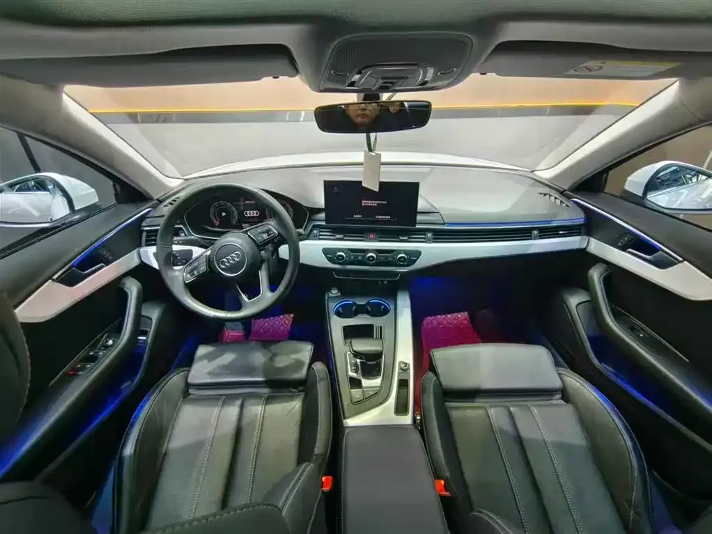 Audi A4L 2021 из CN, фото 7