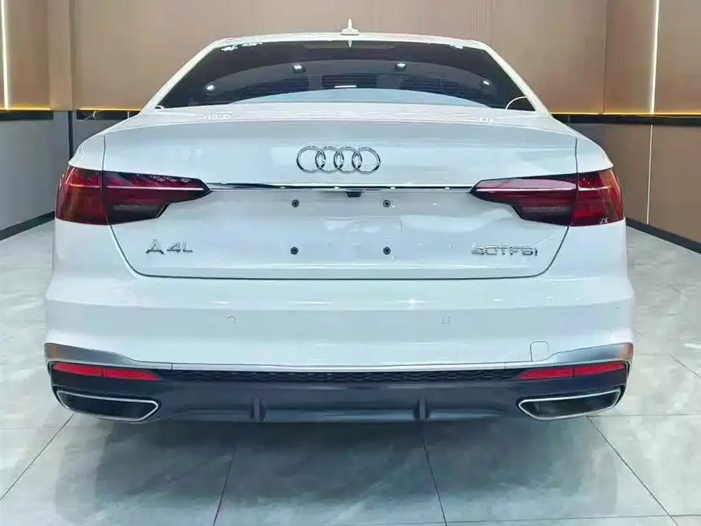 Audi A4L 2021 из CN, фото 2