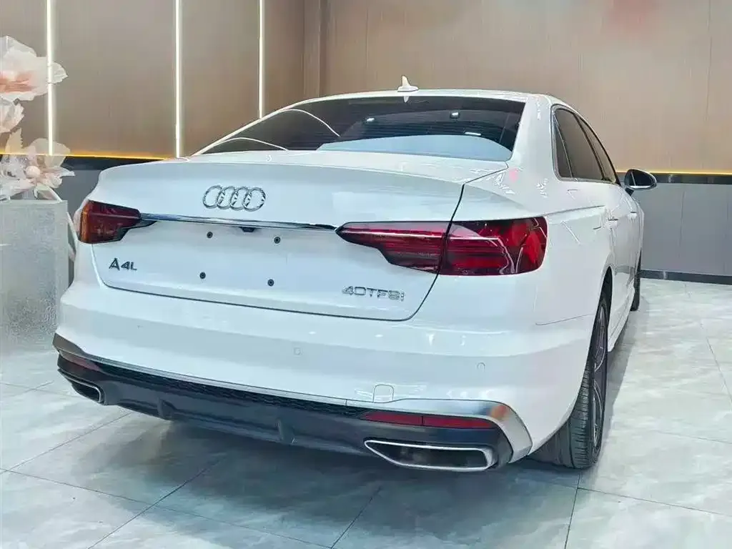 Audi A4L 2021 из CN, фото 9