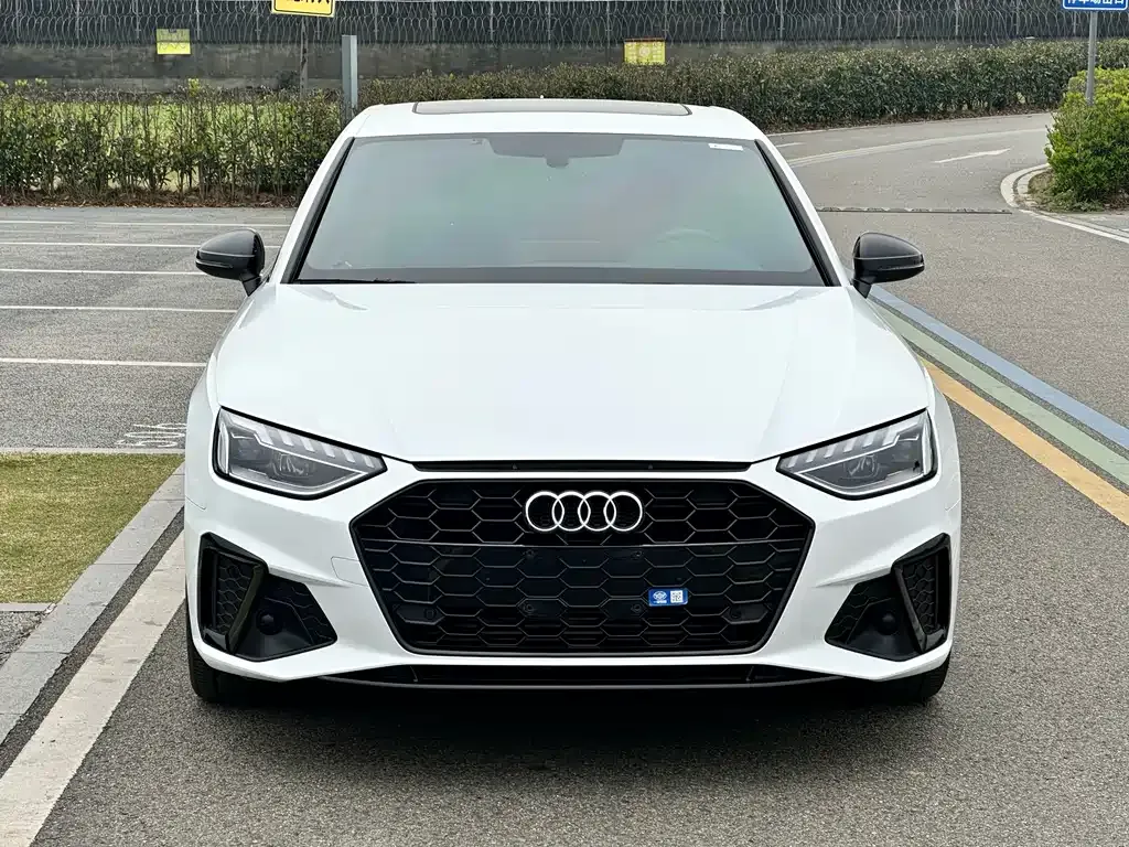 Audi A4L 2023 из CN, фото 10