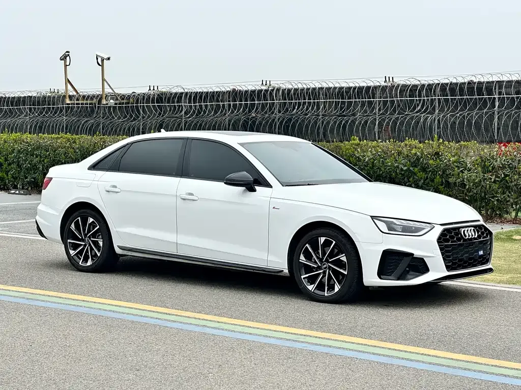 Audi A4L 2023 из CN, фото 8