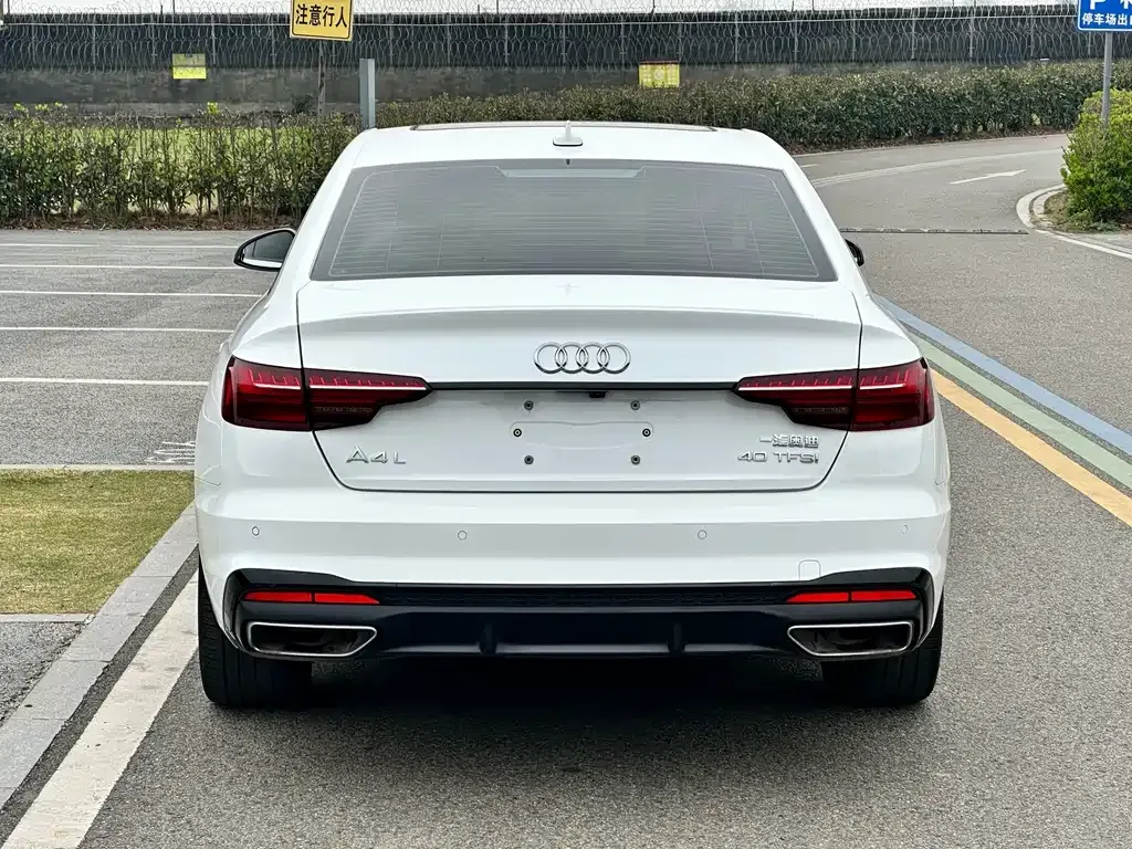 Audi A4L 2023 из CN, фото 3