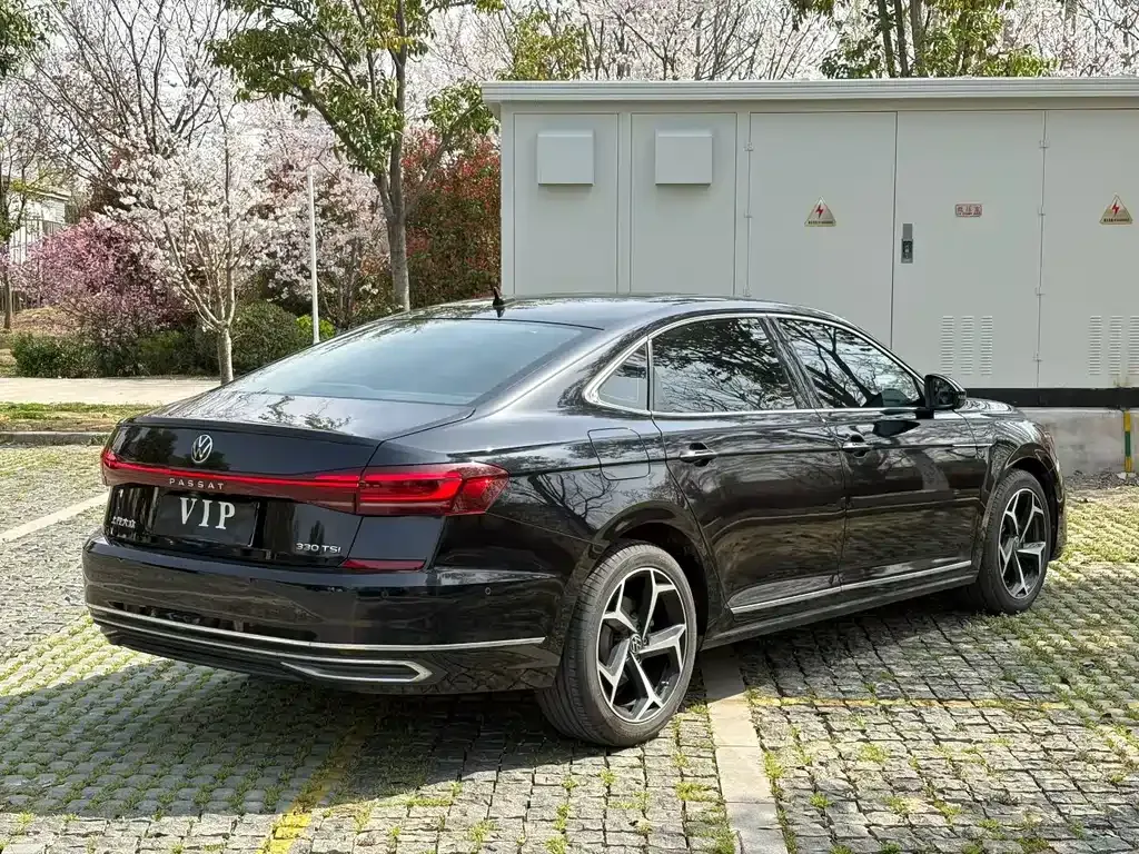 Volkswagen Passat — фото 9