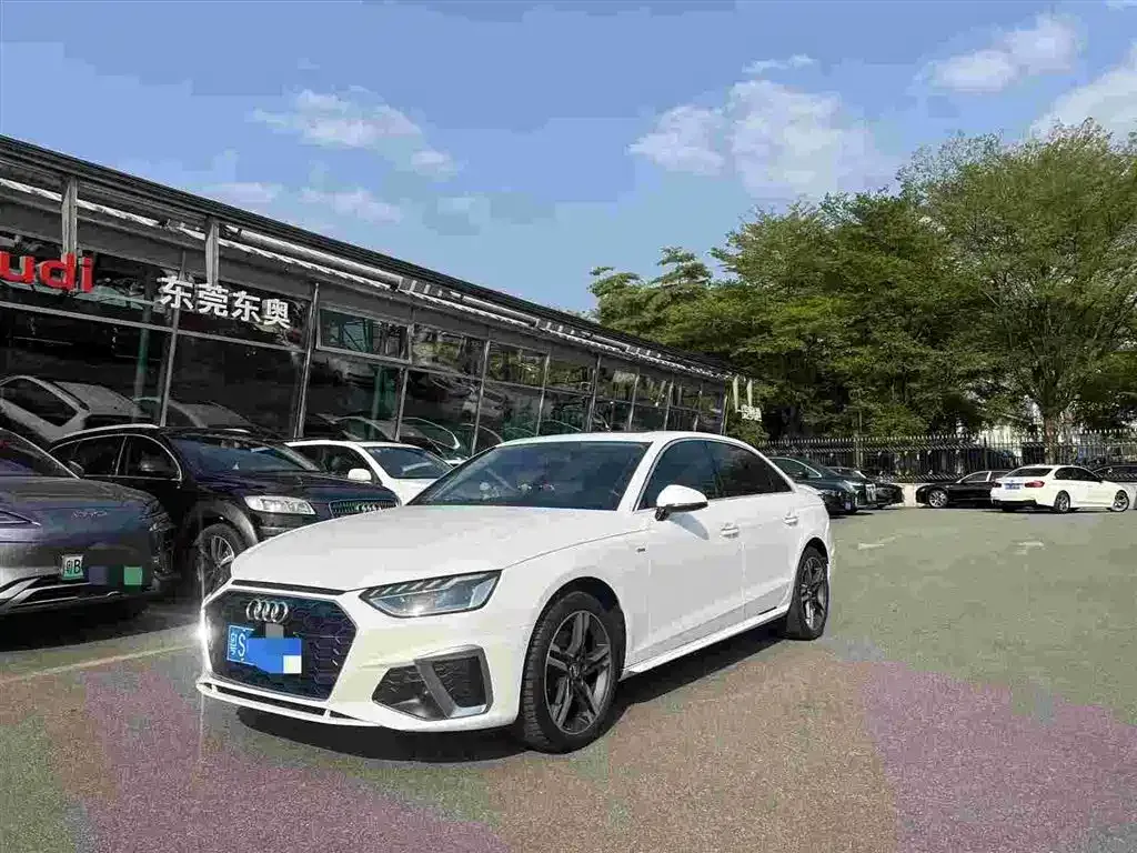 Audi A4L 2021 из CN, фото 1
