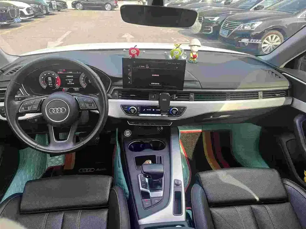 Audi A4L 2021 из CN, фото 2