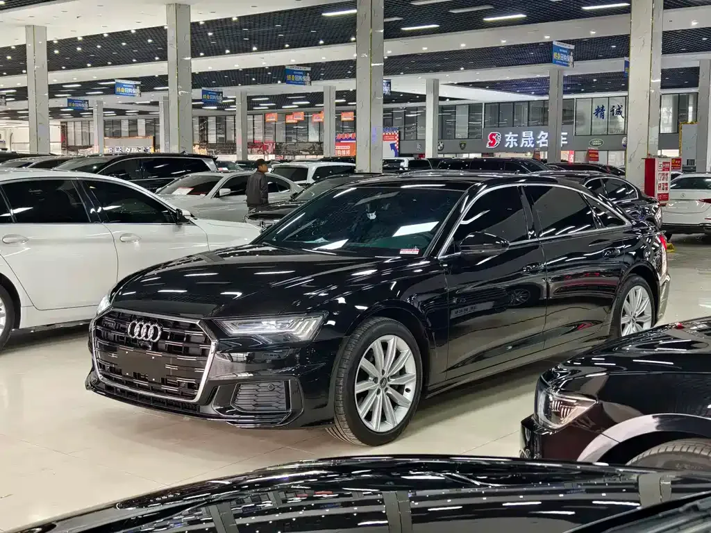 Audi A6L — фото 1