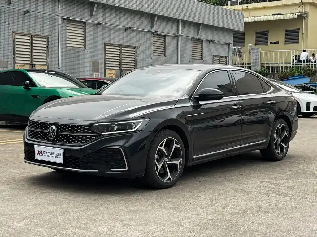 Volkswagen Passat 2023 из CN, фото 1