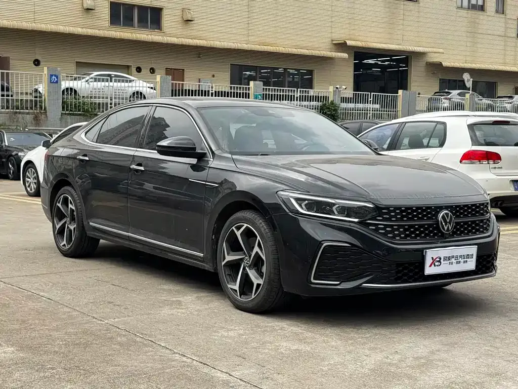 Volkswagen Passat 2023 из CN, фото 7