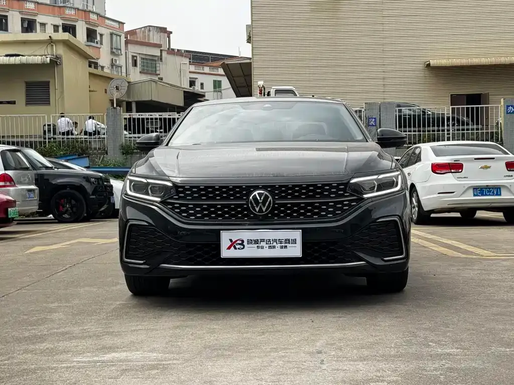 Volkswagen Passat 2023 из CN, фото 3
