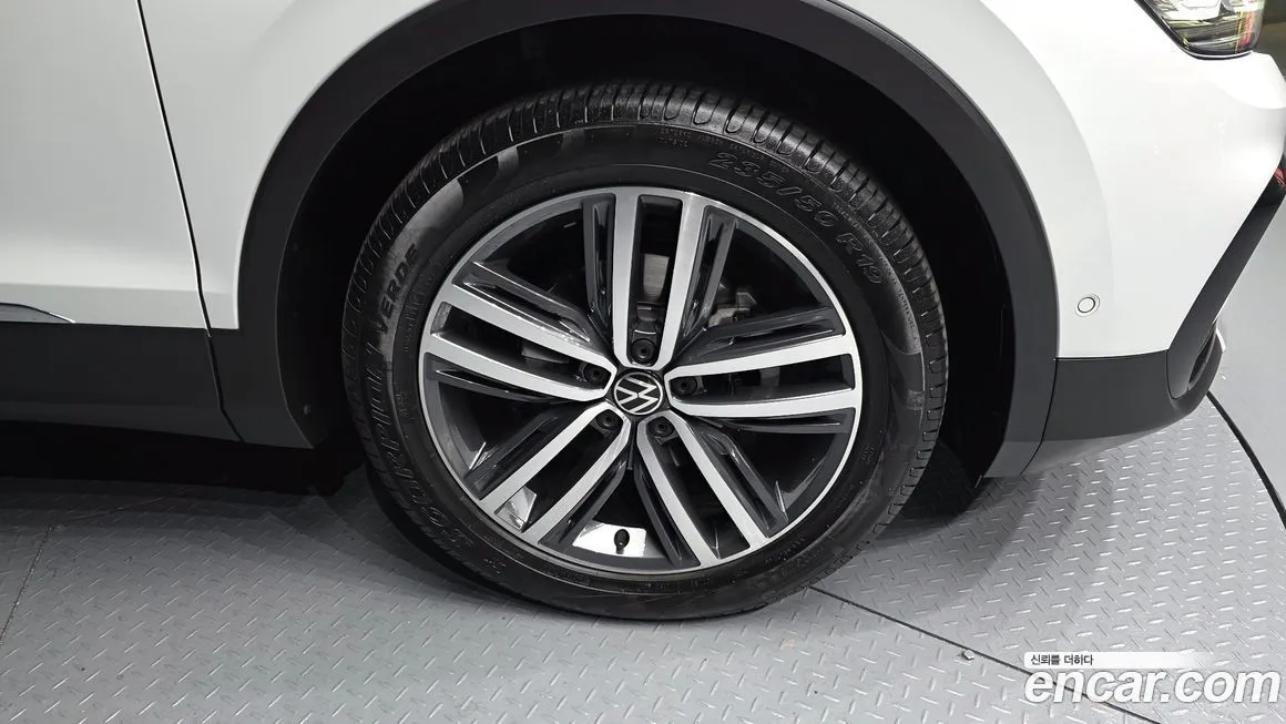 Volkswagen Tiguan — фото 5