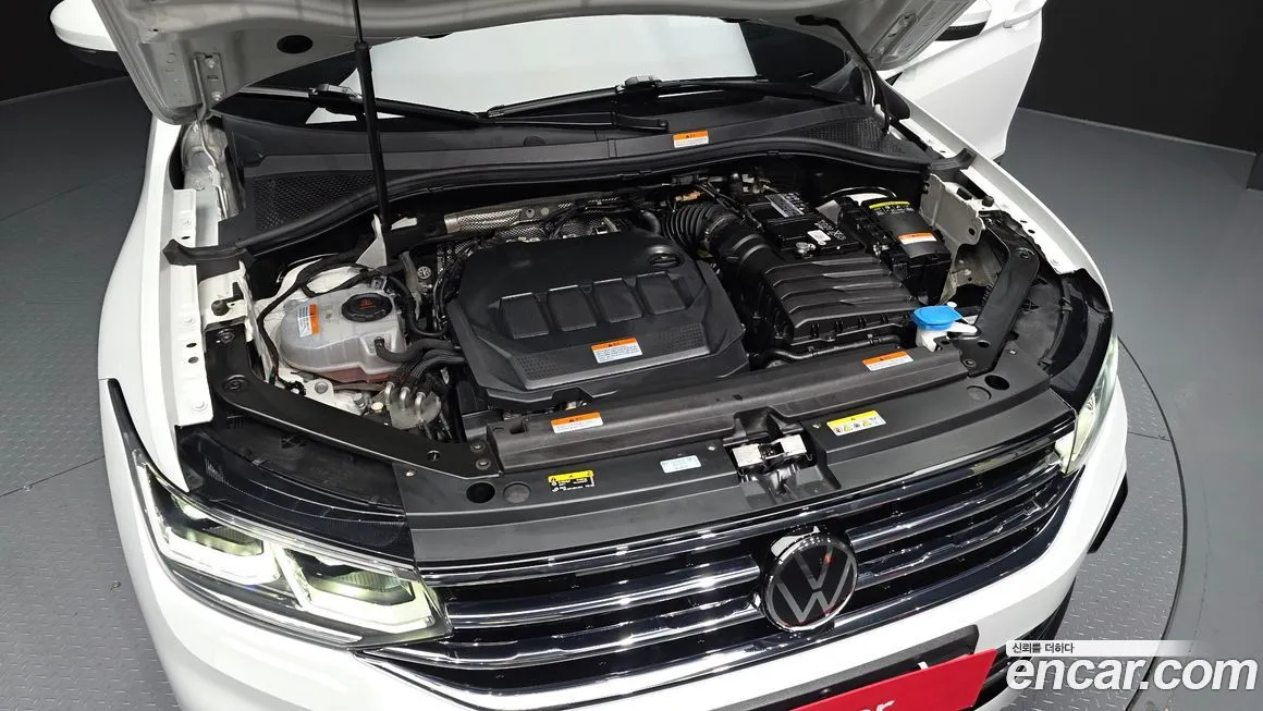 Volkswagen Tiguan — фото 8