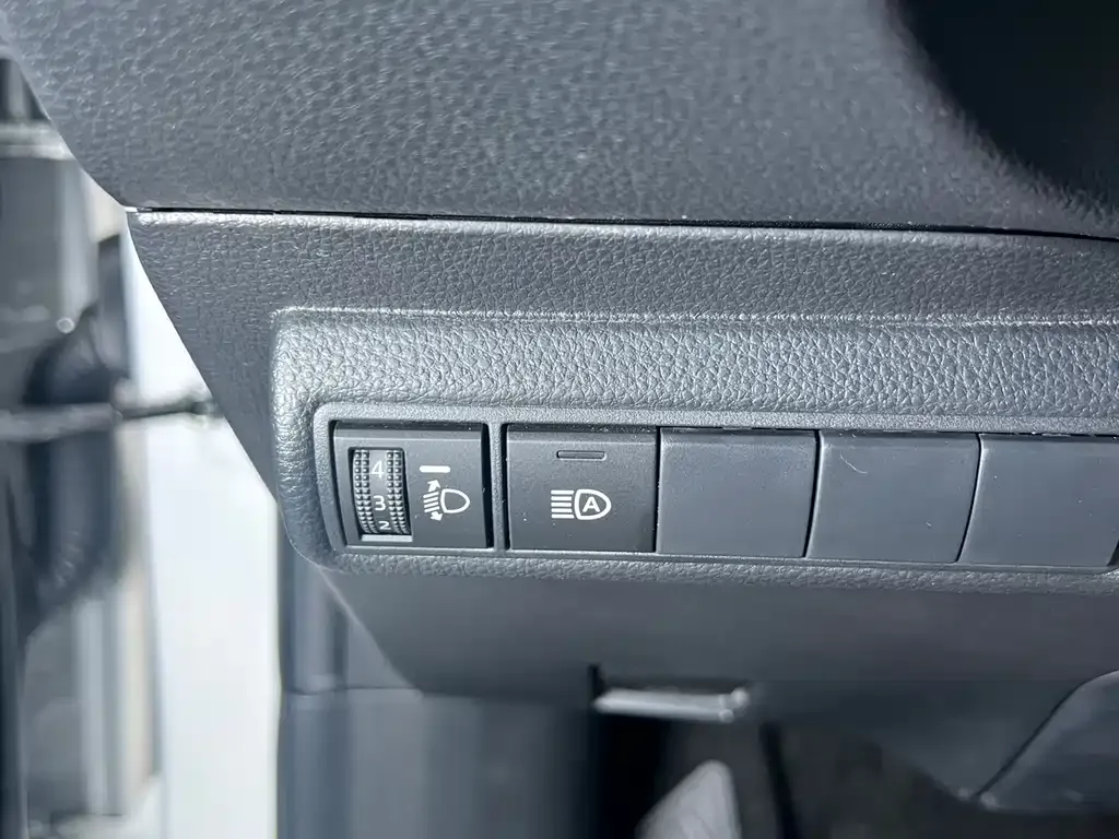 Toyota Corolla — фото 10