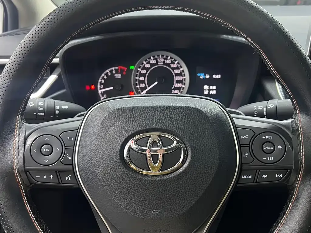 Toyota Corolla — фото 8