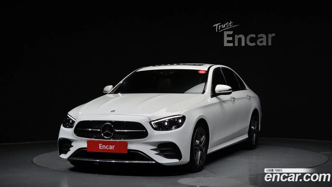 Mercedes-Benz E-Class — фото 1