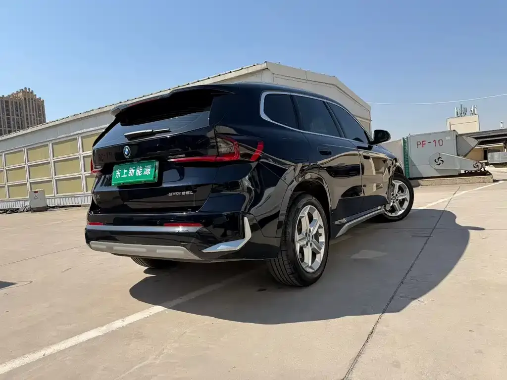 BMW iX1 2025 из CN, фото 6