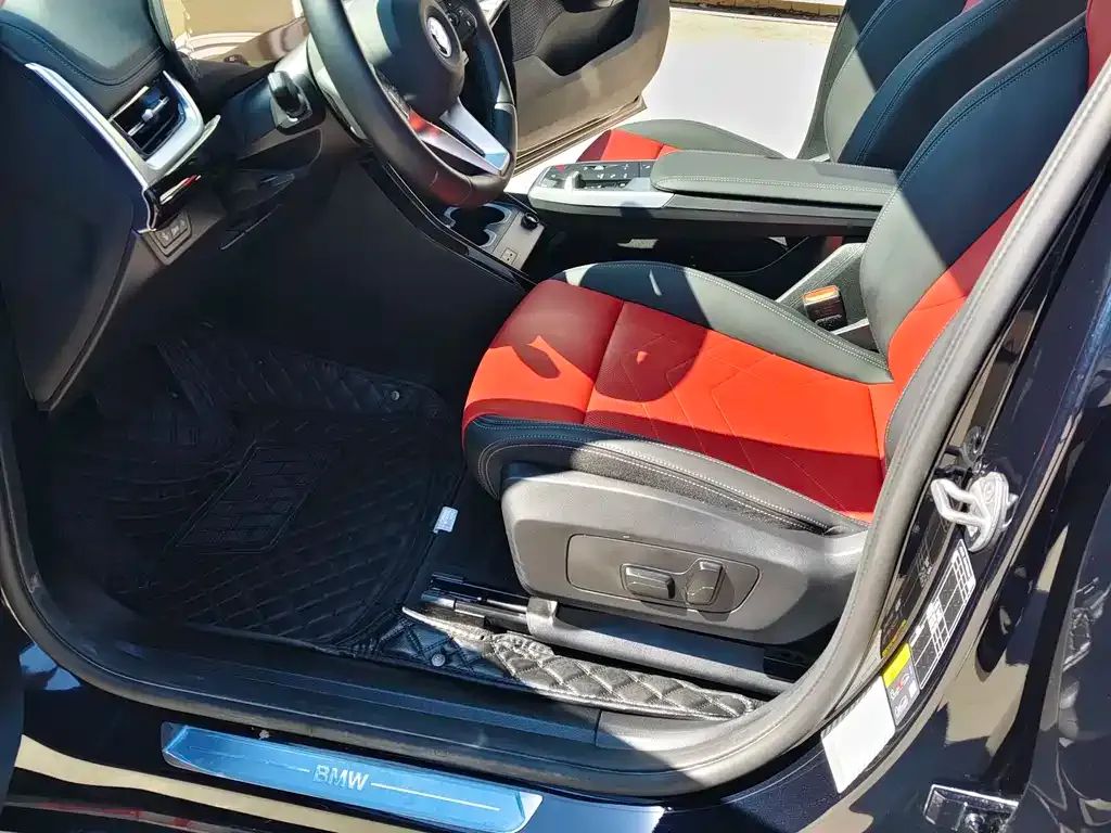 BMW iX1 2025 из CN, фото 10