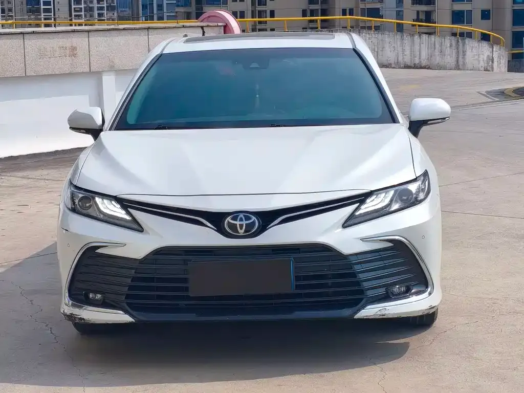 Toyota Camry — фото 4