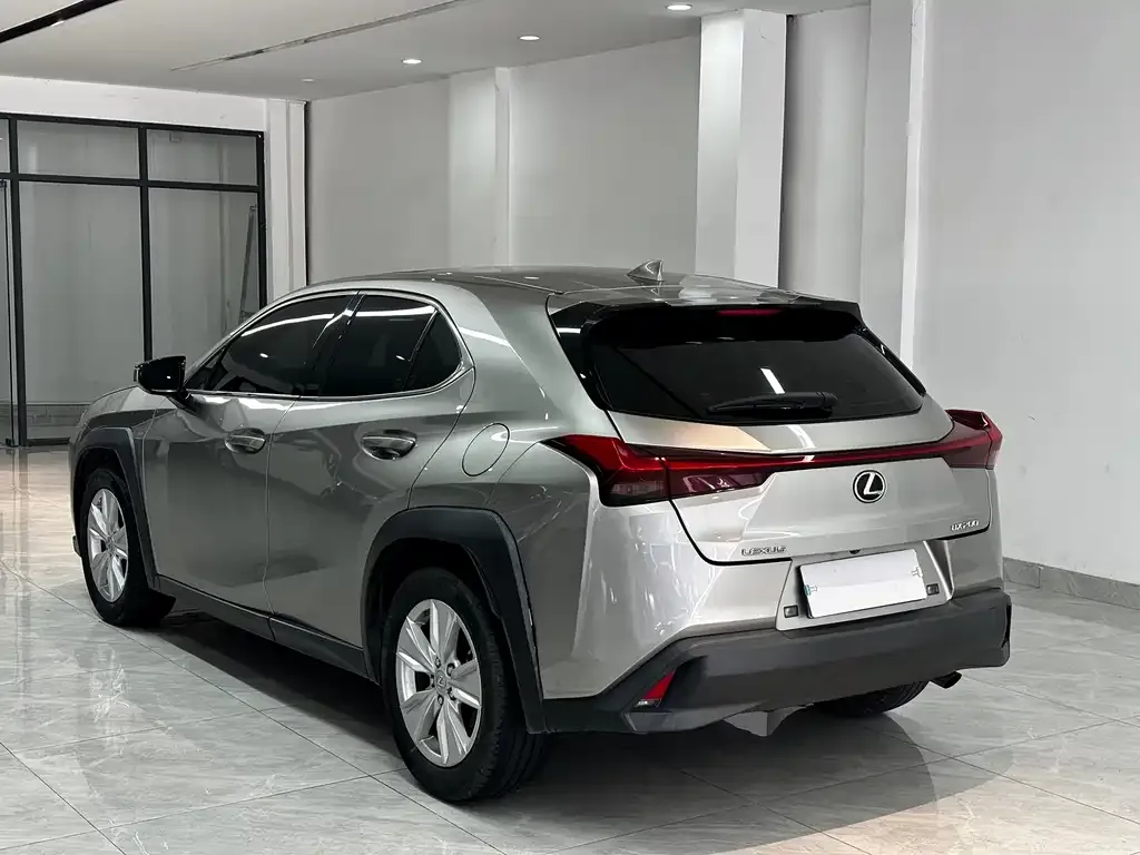Lexus UX — фото 10