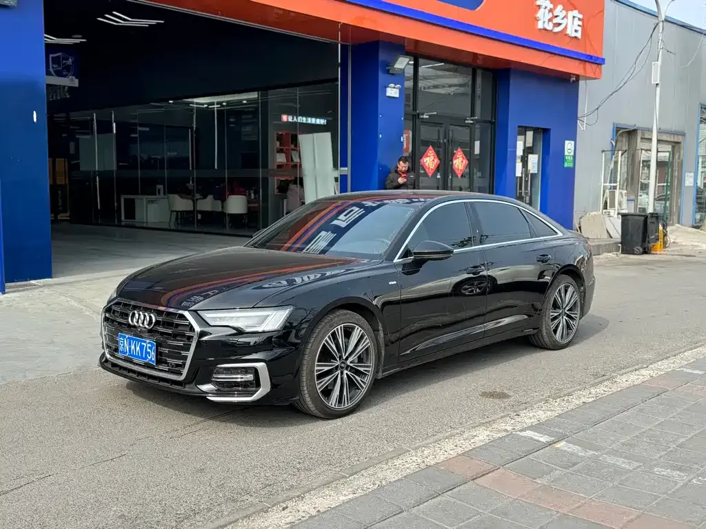 Audi A6L — фото 1
