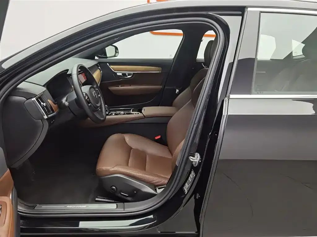Volvo S90 PHEV 2023 из CN, фото 6
