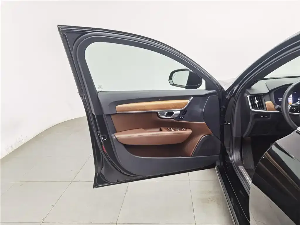 Volvo S90 PHEV 2023 из CN, фото 7
