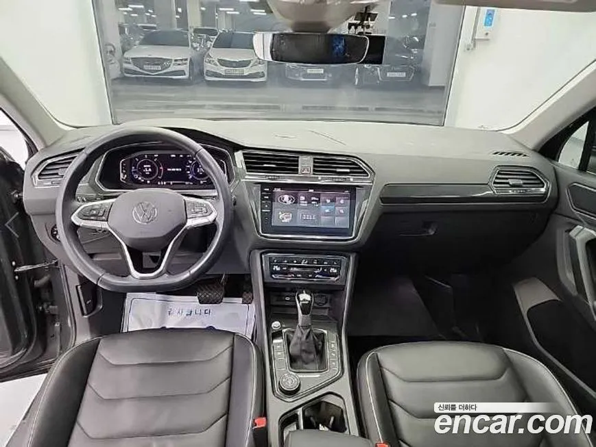 Volkswagen Tiguan — фото 8