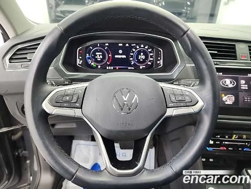 Volkswagen Tiguan — фото 9