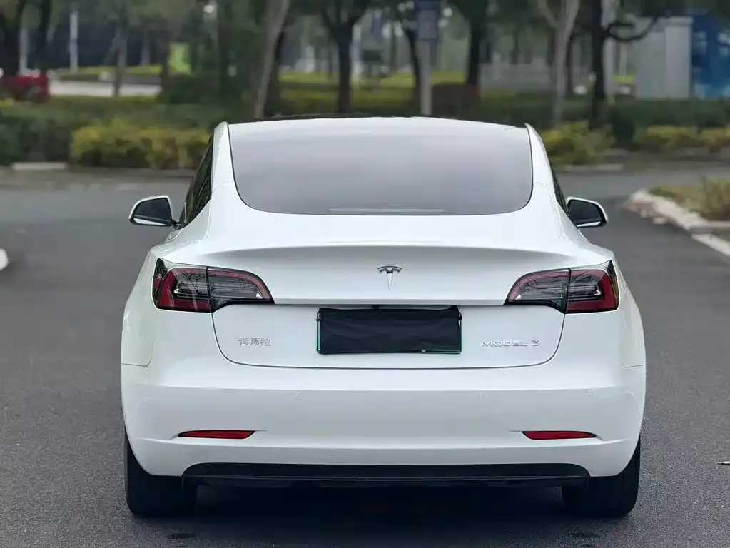 Tesla Model 3 — фото 5