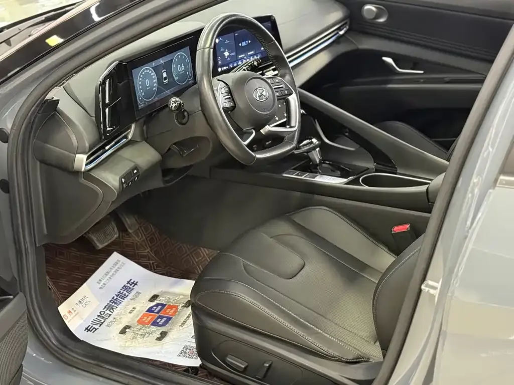 Hyundai Elantra — фото 4