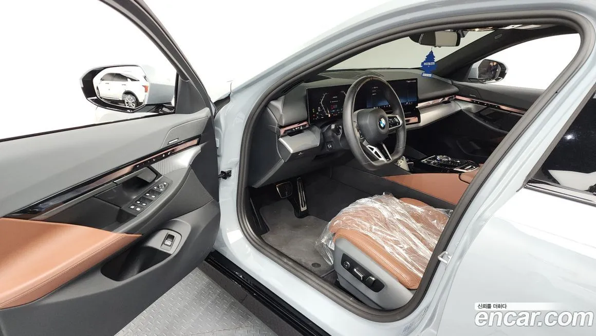 BMW 5-Series 2025 из KR, фото 9