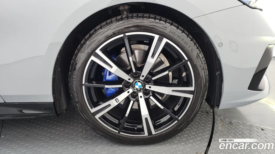 BMW 5-Series 2025 из KR, фото 10