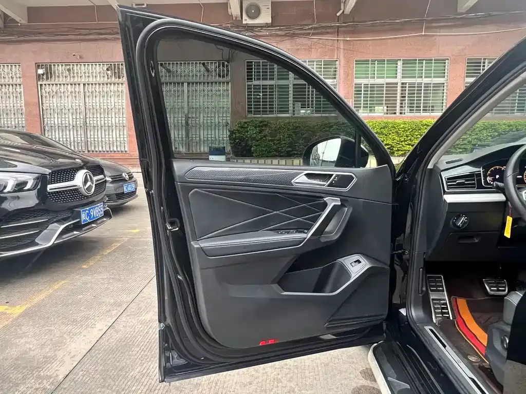 Volkswagen Tiguan L 2022 из CN, фото 7