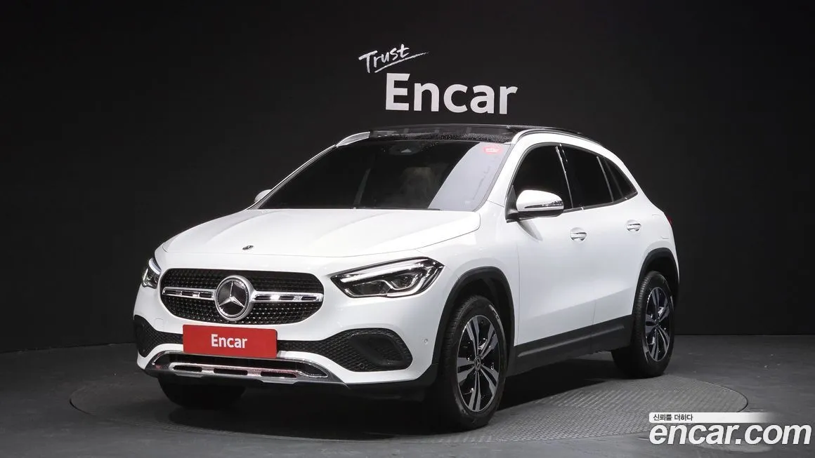 Mercedes-Benz GLA-Class GLA220
