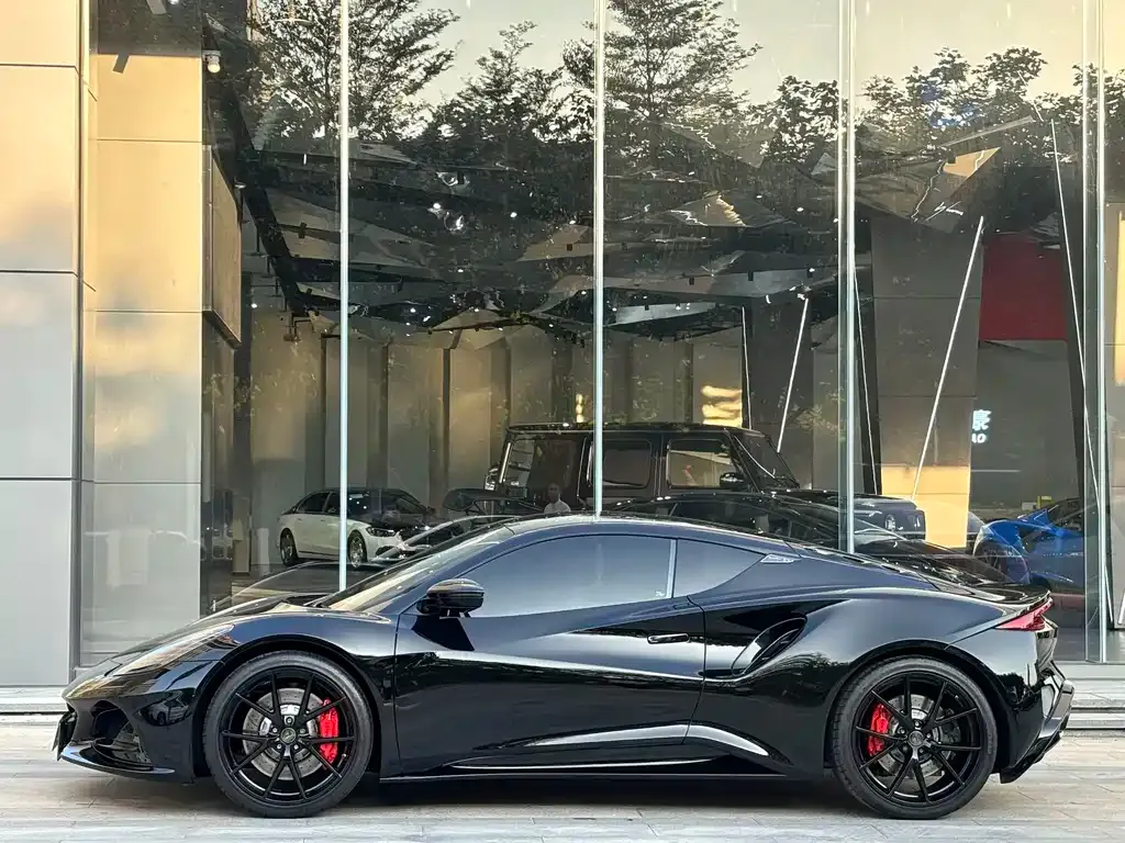 Lotus Emira — фото 10